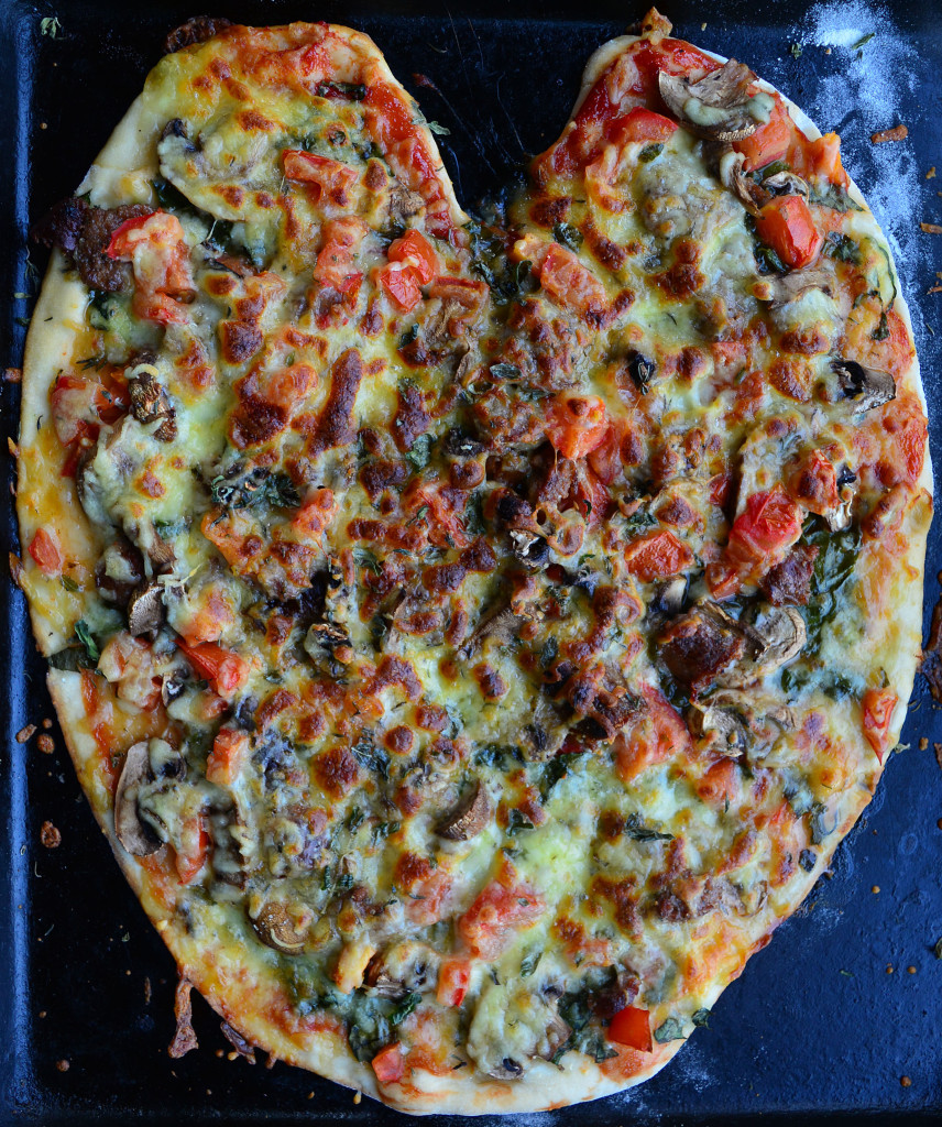 DIY Valentines Day Pizza for the one you loveDIY Valentines Day Pizza for the one you love