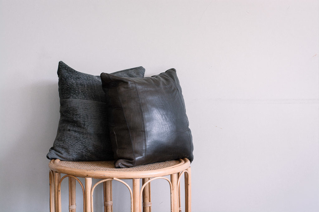 No zip leather cushion