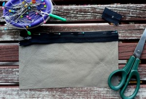 DIY PROJECT_Leather Zip Purse