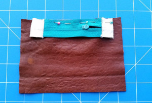 DIY PROJECT | Recycled Leather Zip Purse With Alternative Zip