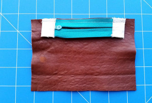 DIY PROJECT | Recycled Leather Zip Purse With Alternative Zip