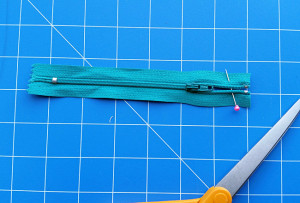 DIY PROJECT | Recycled Leather Zip Purse With Zip Tabs - Makes For Neater Zip