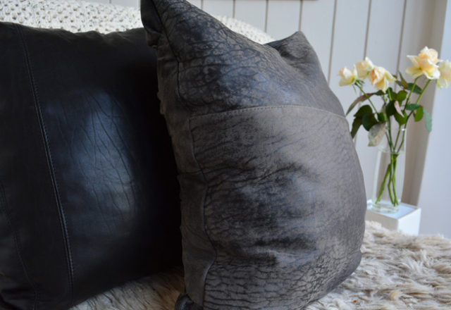 How to make a cushion cover out of a leather jacket