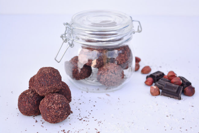 DIY GIFTS | Raw Chocolate Truffles
