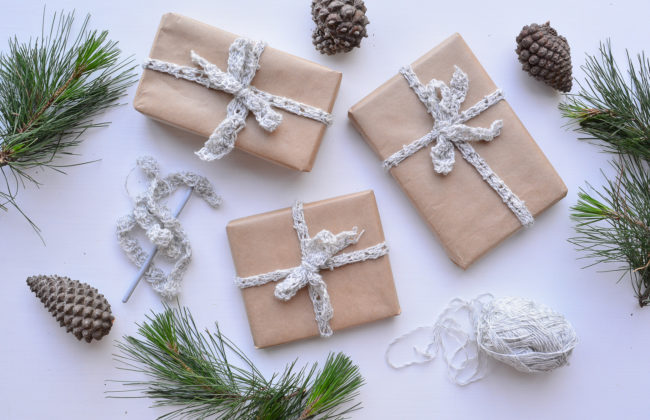 DIY GIFT | Crochet Gift Wrap Ribbon - Threadbare Cloak