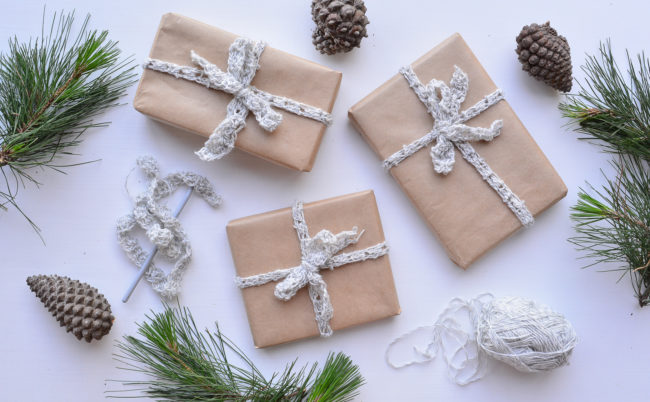 DIY GIFT | Crochet Gift Wrap Ribbon - Threadbare Cloak