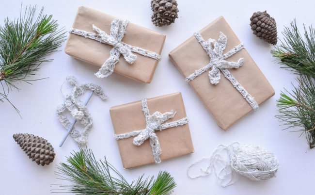 DIY GIFT | Crochet Gift Wrap Ribbon - Threadbare Cloak