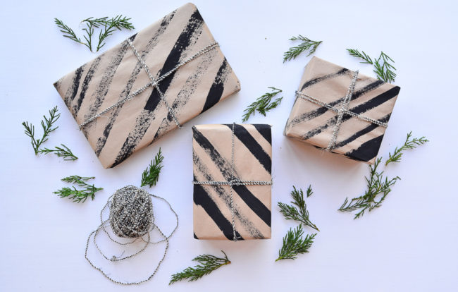 DIY GIFTS | Make Your Own Wrapping Paper - Threadbraecloak.com