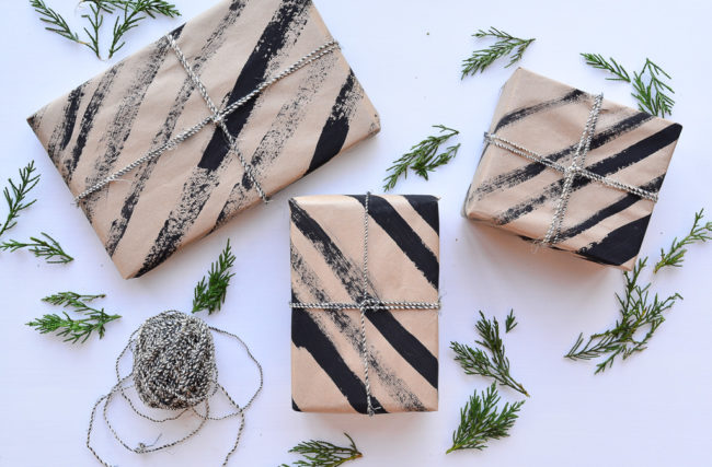 DIY GIFTS | Make Your Own Wrapping Paper - Threadbraecloak.com