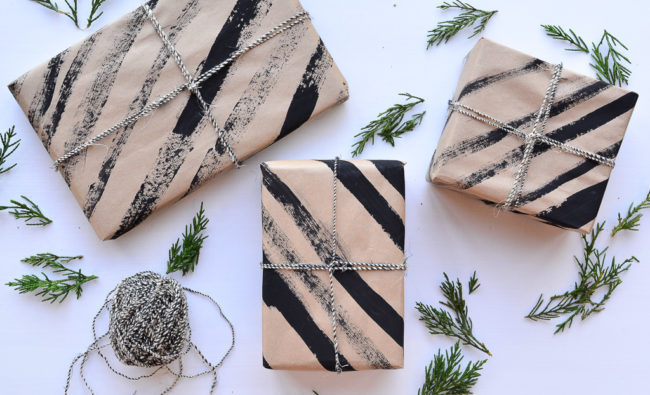 DIY GIFTS | Make Your Own Wrapping Paper - Threadbraecloak.com