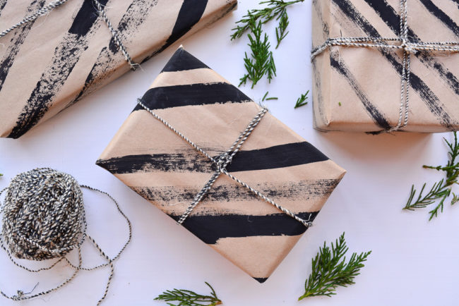 DIY GIFTS | Make Your Own Wrapping Paper - Threadbraecloak.com