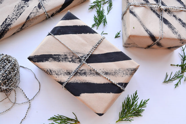 DIY GIFTS | Make Your Own Wrapping Paper - Threadbraecloak.com